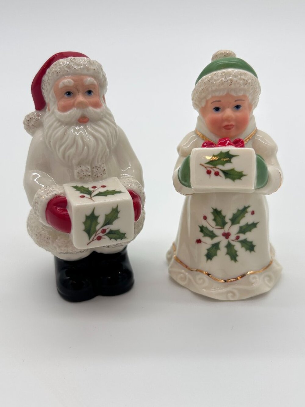 Lenox Holiday Santa and Mrs Claus Salt & Pepper Shaker Set